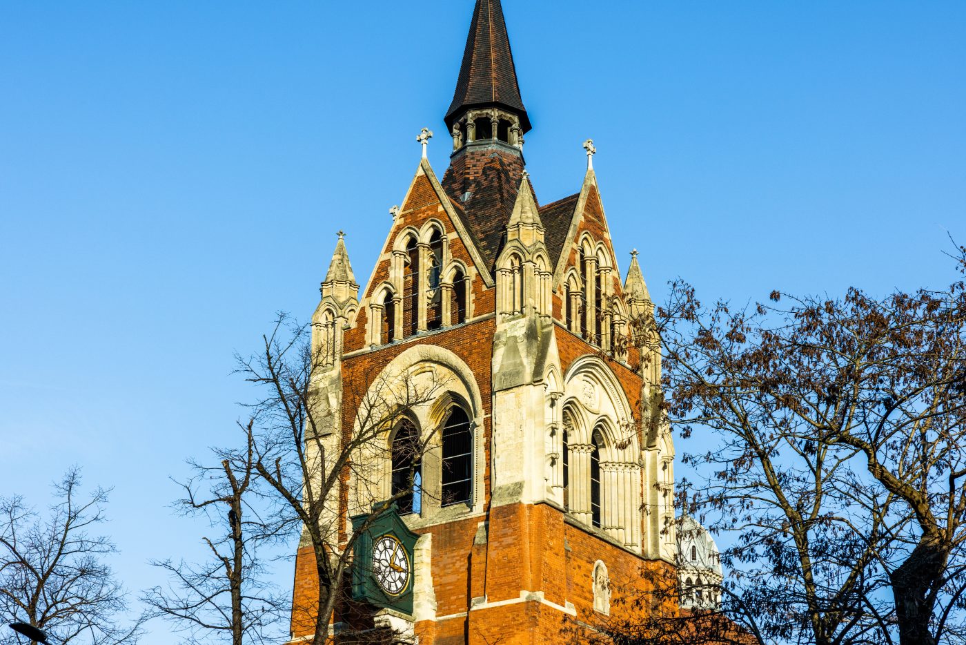 ChatGPT sa: Union Chapel i Islington, London, en aktiv kirke, konsertscene og veldedig møteplass for hjemløse, bygget på slutten av 1800-tallet i nygotisk stil.